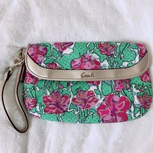 *BNWT* Authentic Coach floral clutch / wristlet